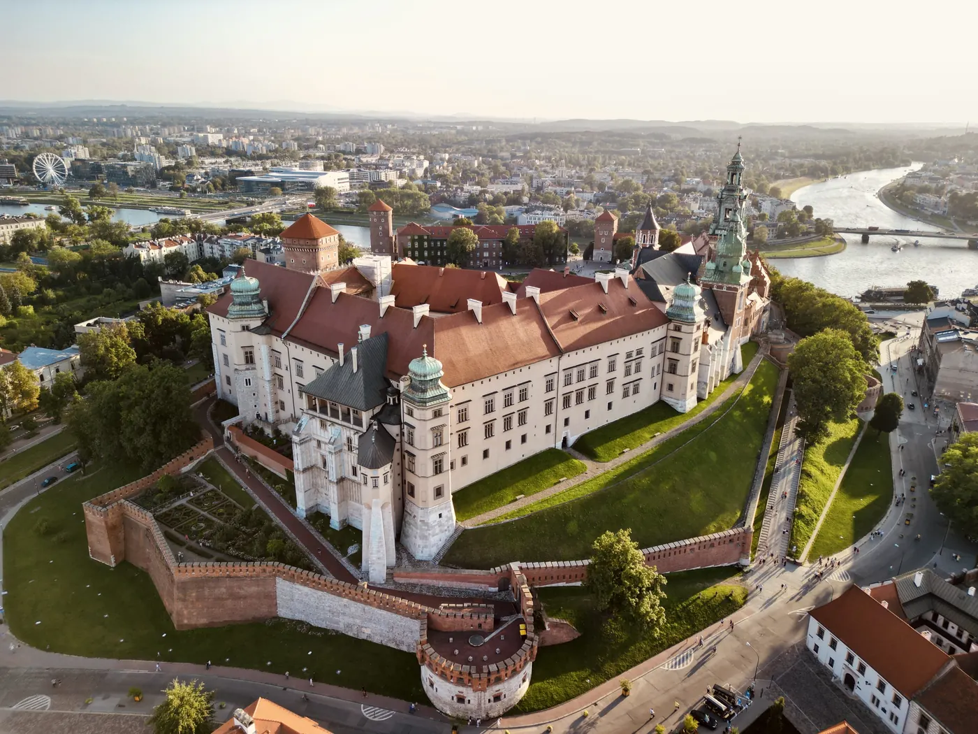 Zamek Królewski na Wawelu nad Wisłą